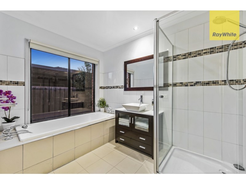 12 Marrowie Place, Taylors Hill VIC 3037