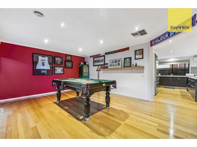 12 Marrowie Place, Taylors Hill VIC 3037