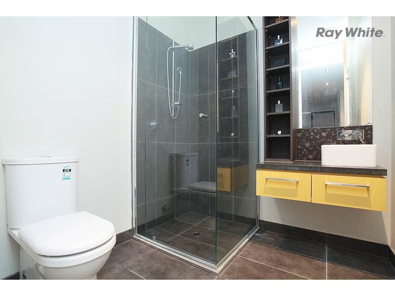 AP 18/11 Monckton Place, Caroline Springs VIC 3023