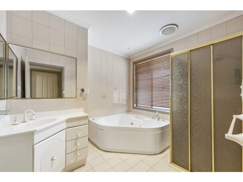 67 Parmelia Drive, Taylors Lakes VIC 3038