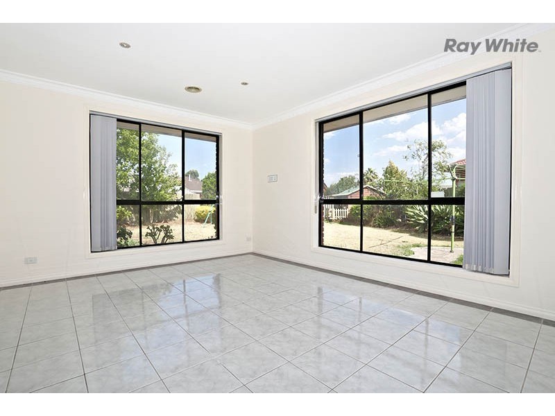 1 Thorogood Court, Taylors Lakes VIC 3038