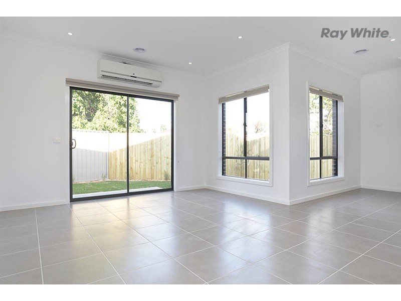 2/5 Heysham Place, Keilor Downs VIC 3038