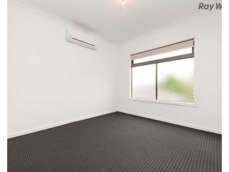 2/5 Heysham Place, Keilor Downs VIC 3038