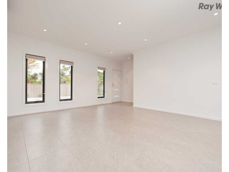 2/5 Heysham Place, Keilor Downs VIC 3038