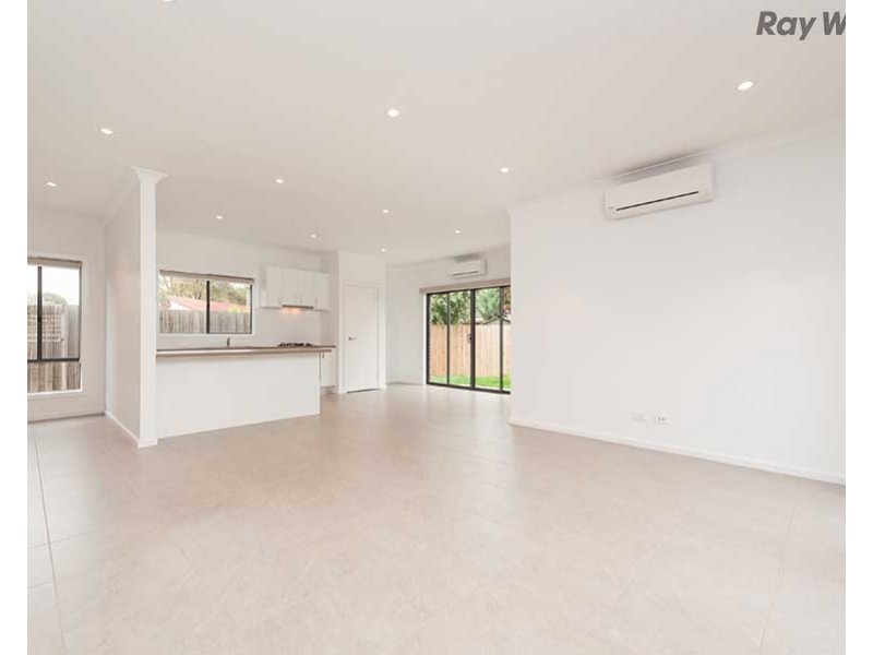 2/5 Heysham Place, Keilor Downs VIC 3038