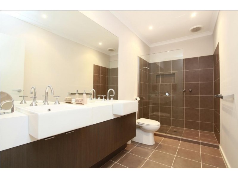 17 Jamieson Terrace, Taylors Hill VIC 3037