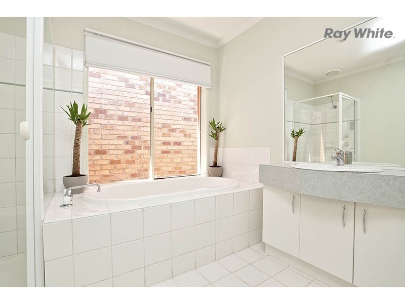 103 Catherine Drive, Hillside VIC 3037