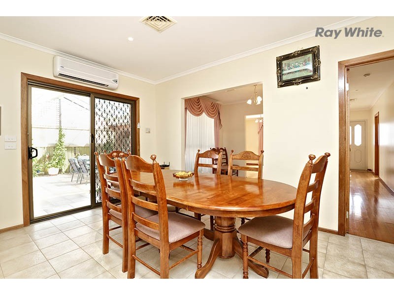 40 Saratoga Crescent, Keilor Downs VIC 3038