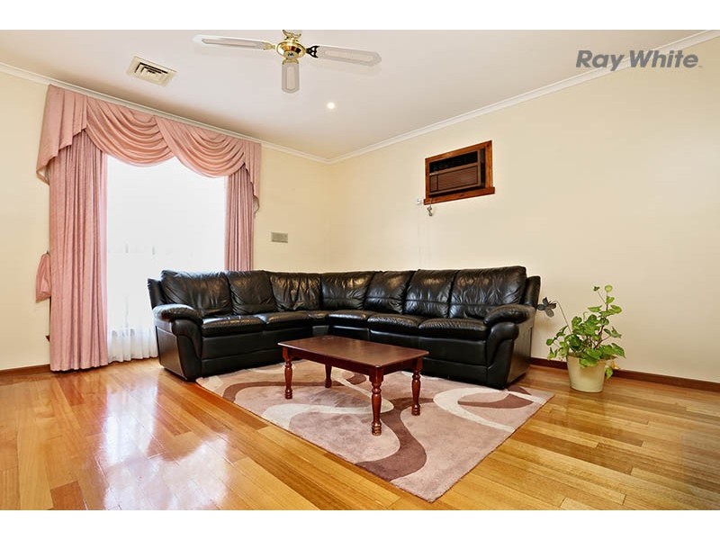 40 Saratoga Crescent, Keilor Downs VIC 3038