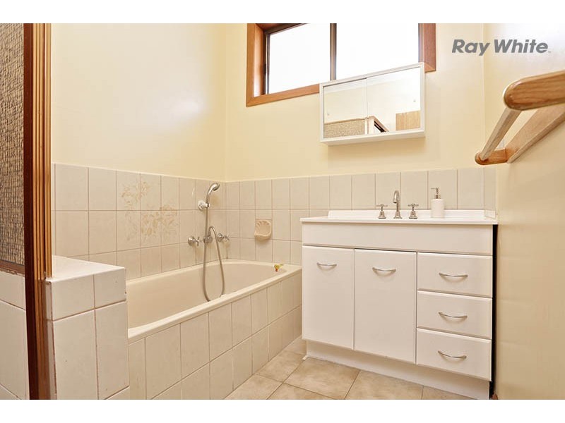 40 Saratoga Crescent, Keilor Downs VIC 3038