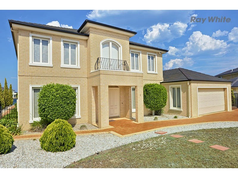 2 Waterford Court, Sanctuary Lakes VIC 3030