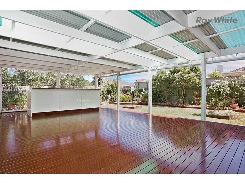 8 Golden Way, Hillside VIC 3037