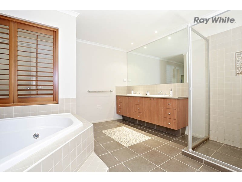 13 Windsor Court, Hillside VIC 3037