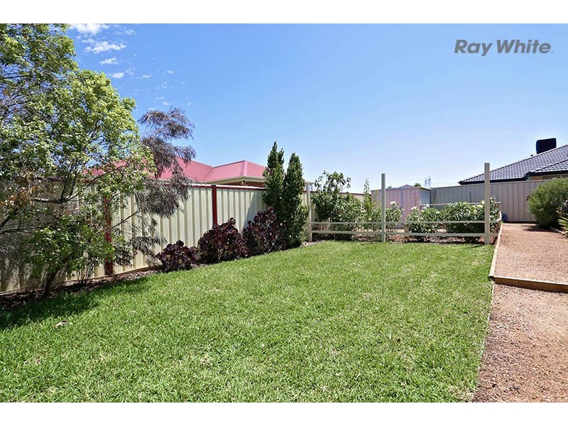 13 Windsor Court, Hillside VIC 3037