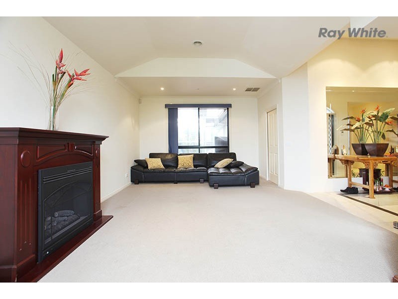 28 Cardinia Crescent, Taylors Hill VIC 3037