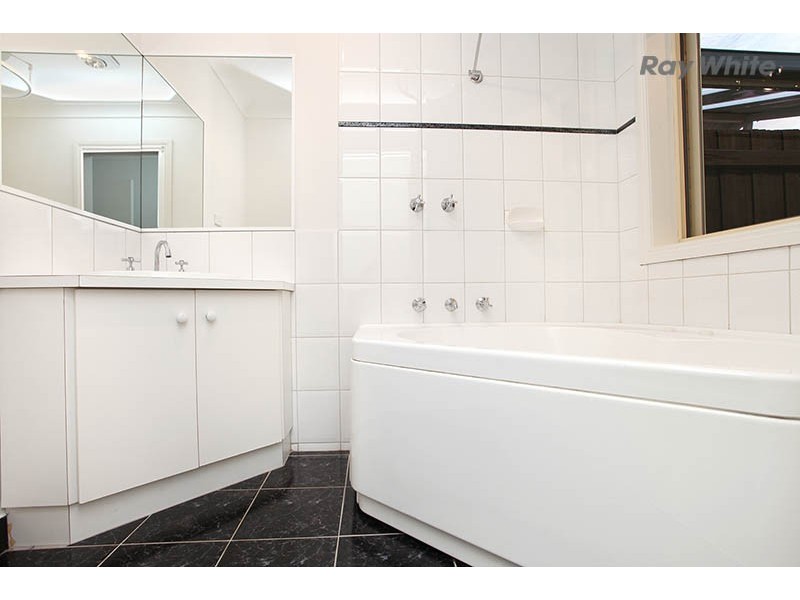 7 Alexander Close, Delahey VIC 3037