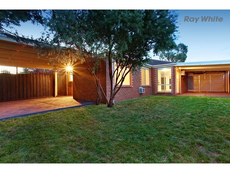 7 Alexander Close, Delahey VIC 3037