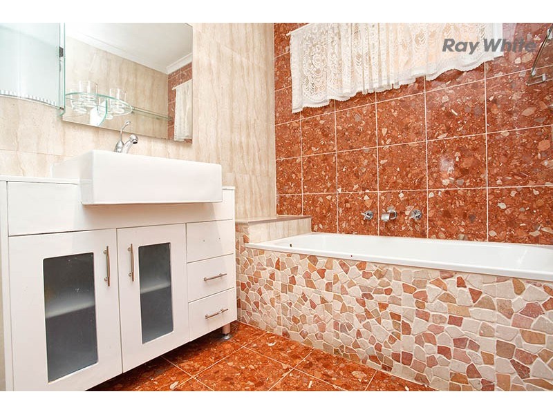 4 Nottingham Way, Sydenham VIC 3037