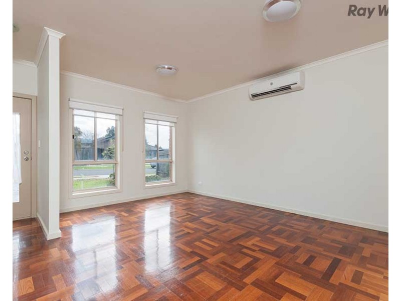 1/6 Stratheden Court, Sydenham VIC 3037