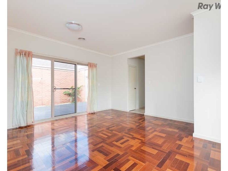 1/6 Stratheden Court, Sydenham VIC 3037