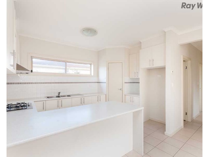 1/6 Stratheden Court, Sydenham VIC 3037