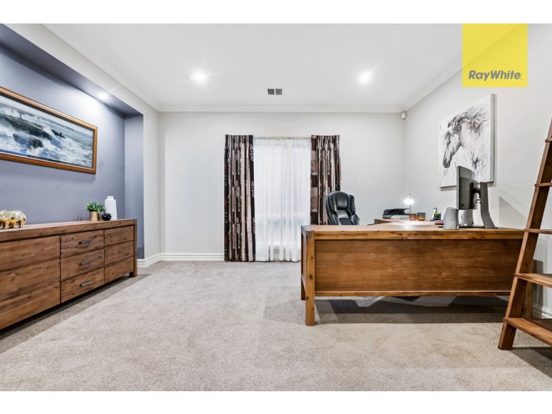 18 Rushcutters Place, Taylors Hill VIC 3037