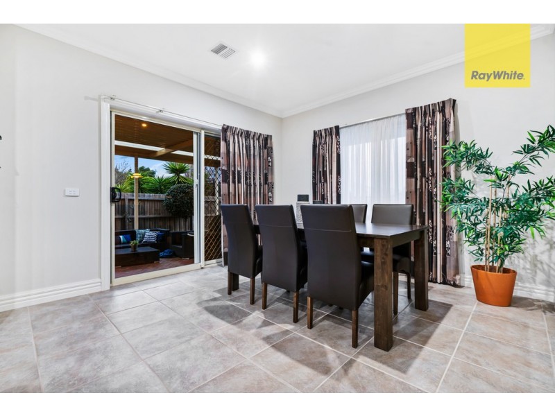 18 Rushcutters Place, Taylors Hill VIC 3037