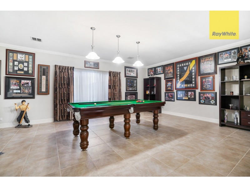 18 Rushcutters Place, Taylors Hill VIC 3037