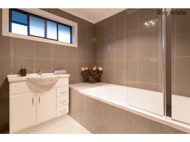 43 Pindari Avenue, Taylors Lakes VIC 3038