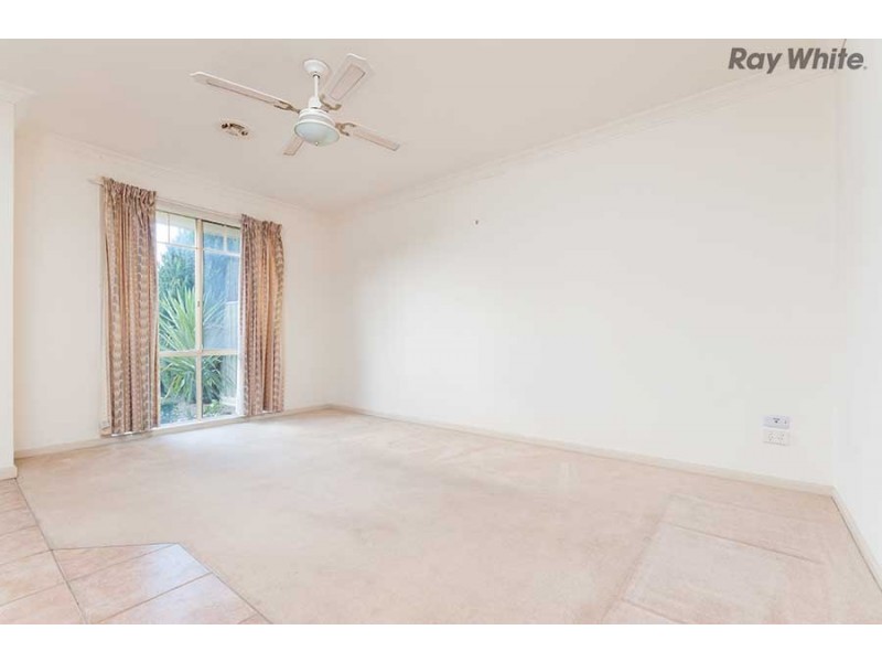 1/19 Santolin Drive, Hillside VIC 3037