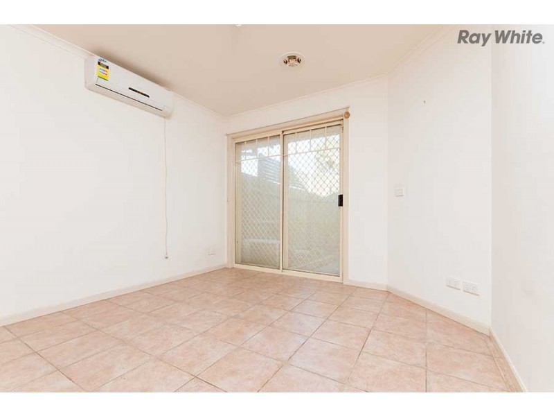 1/19 Santolin Drive, Hillside VIC 3037