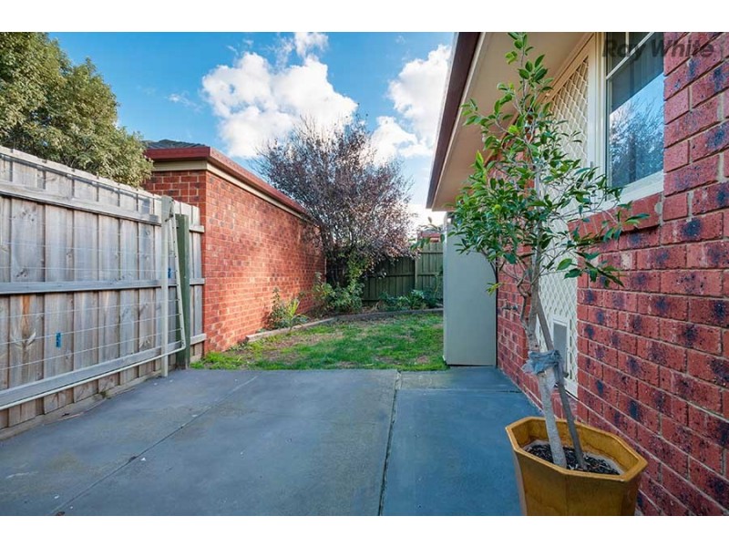 1/19 Santolin Drive, Hillside VIC 3037