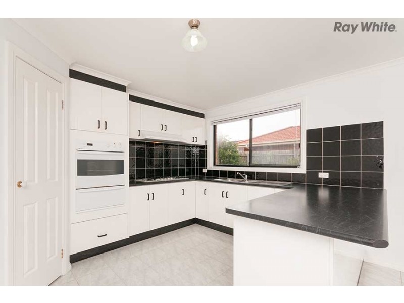 24 Kurrajong Road, Delahey VIC 3037