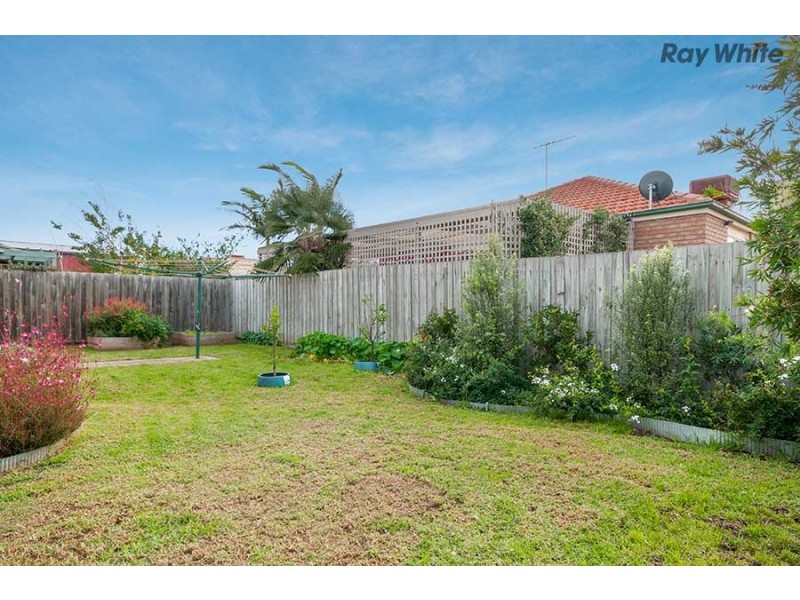 24 Kurrajong Road, Delahey VIC 3037