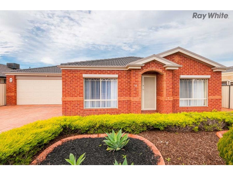 13 Coorong Court, Taylors Hill VIC 3037