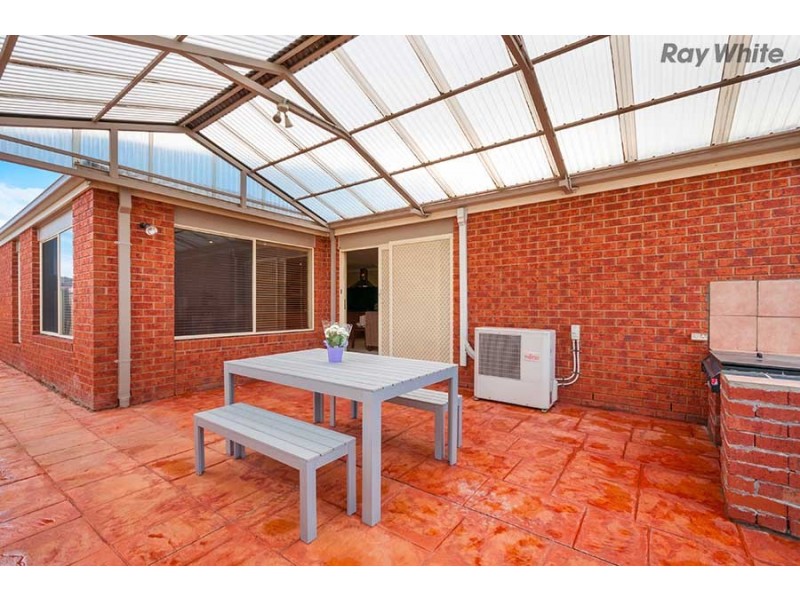 13 Coorong Court, Taylors Hill VIC 3037