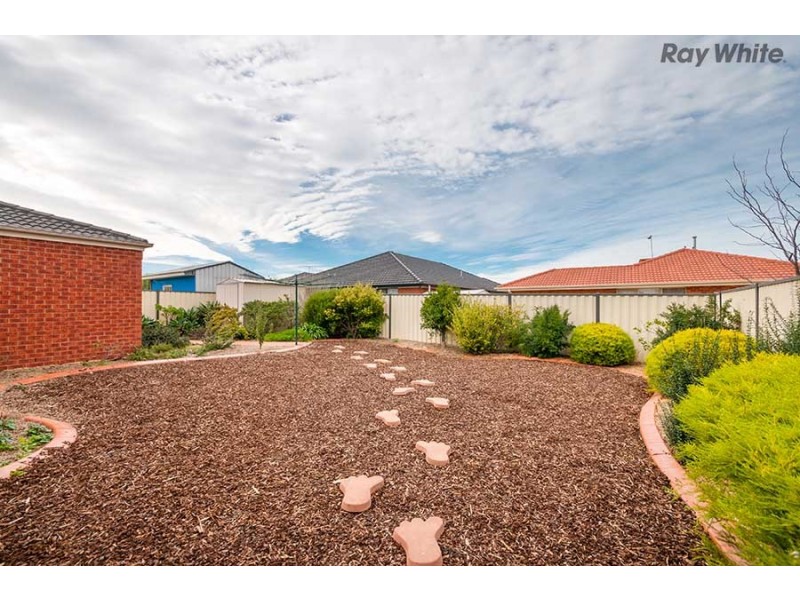 13 Coorong Court, Taylors Hill VIC 3037