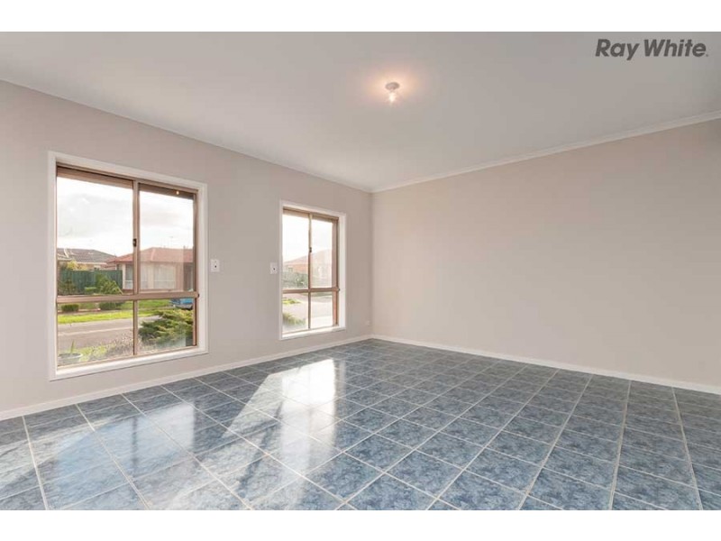 2 Freeman Avenue, Burnside VIC 3023