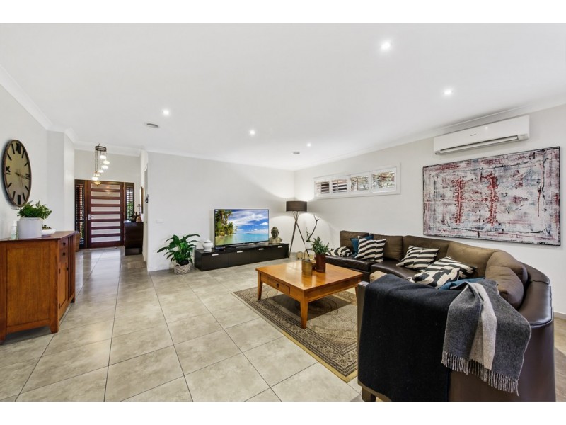 25 Pyrmont Terrace, Taylors Hill VIC 3037