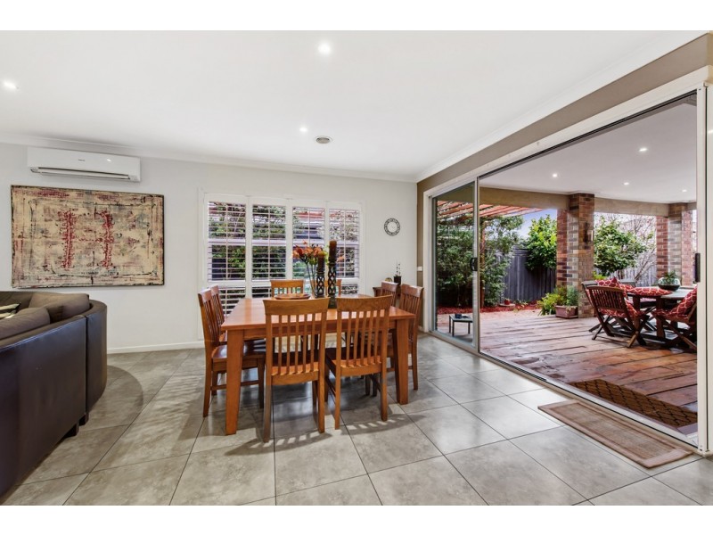 25 Pyrmont Terrace, Taylors Hill VIC 3037