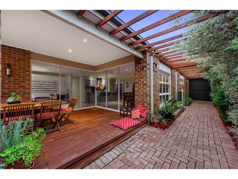 25 Pyrmont Terrace, Taylors Hill VIC 3037