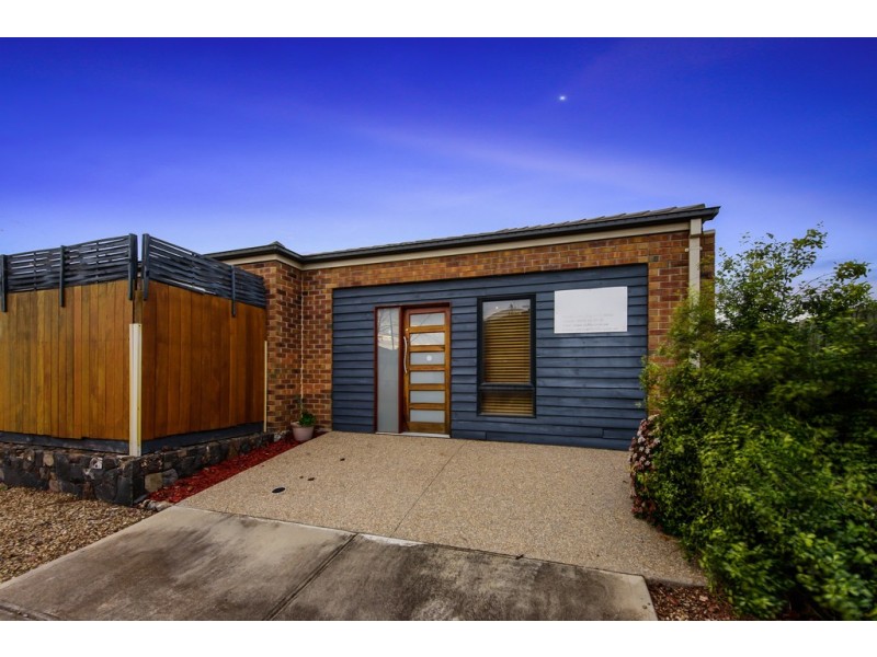 25 Pyrmont Terrace, Taylors Hill VIC 3037