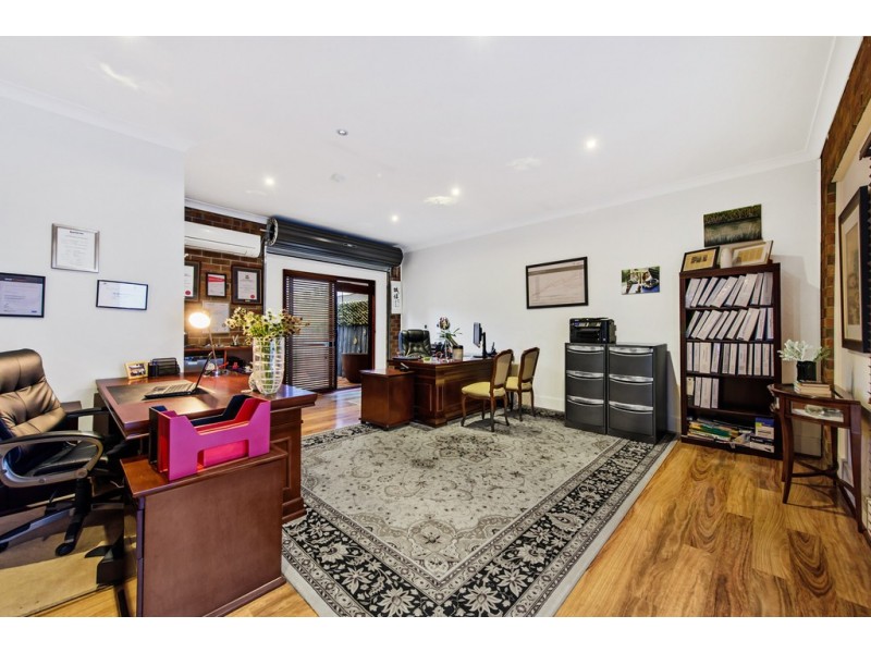 25 Pyrmont Terrace, Taylors Hill VIC 3037