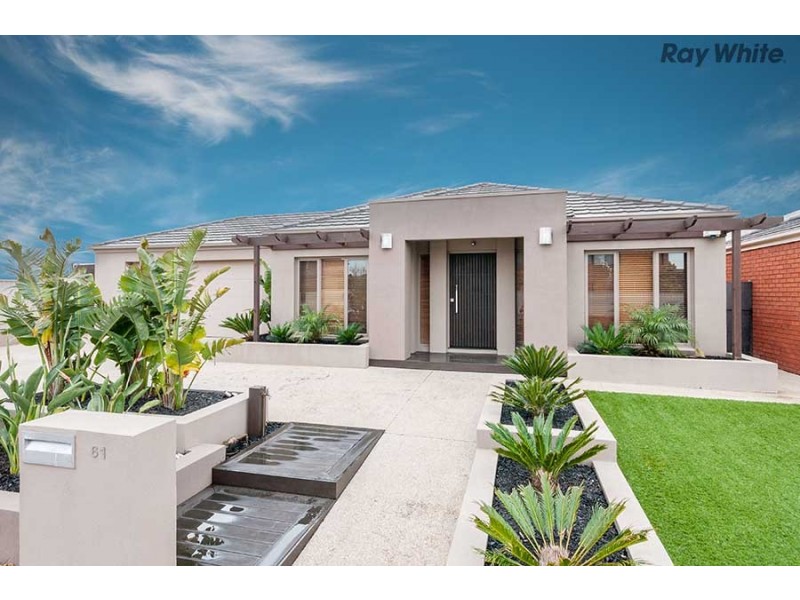 61 Cambridge Crescent, Taylors Lakes VIC 3038