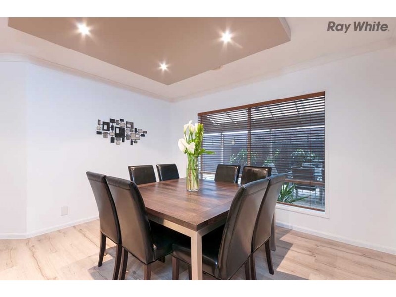 61 Cambridge Crescent, Taylors Lakes VIC 3038