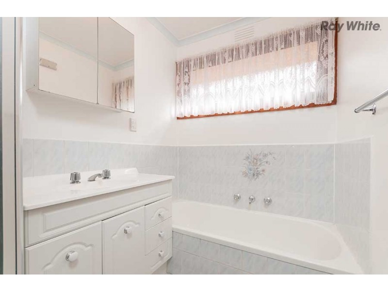 7 Perrett Avenue, St Albans VIC 3021