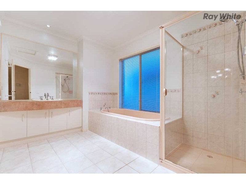 5 Pimelea Way, Hillside VIC 3037