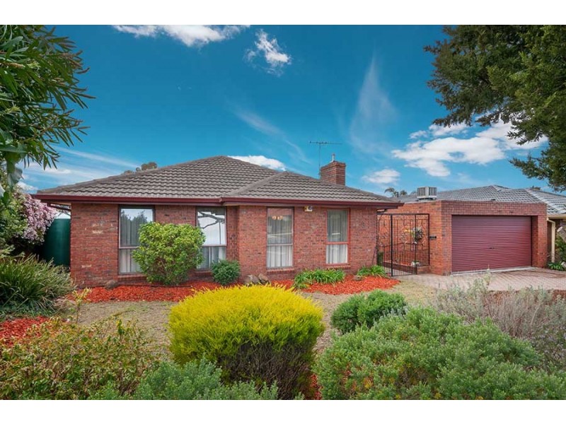 8 Lady Nelson Way, Taylors Lakes VIC 3038