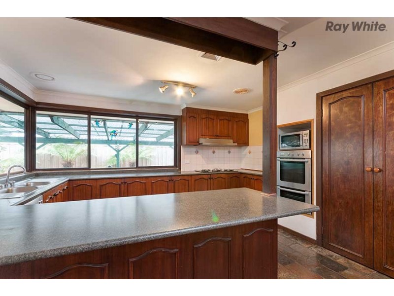 8 Lady Nelson Way, Taylors Lakes VIC 3038