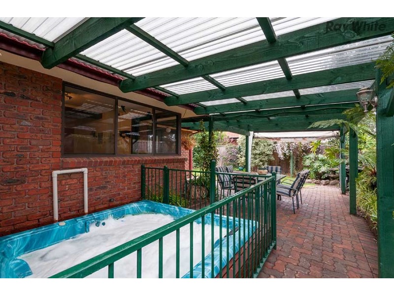 8 Lady Nelson Way, Taylors Lakes VIC 3038